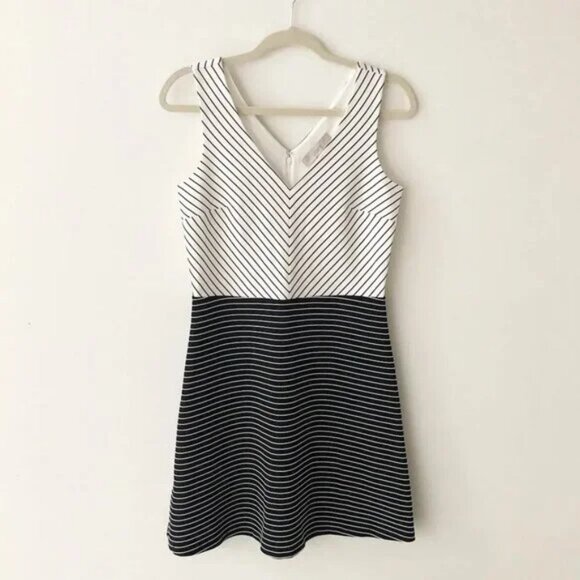 AT LOFT Black White Color Block Contrast Chevron Stripe Fit & Flare Mini Dress 4 - Picture 2 of 12